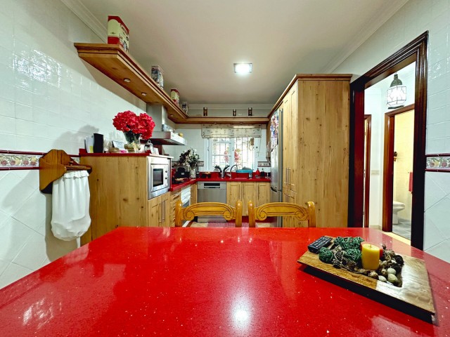 3 Bedrooms Townhouse in Estepona