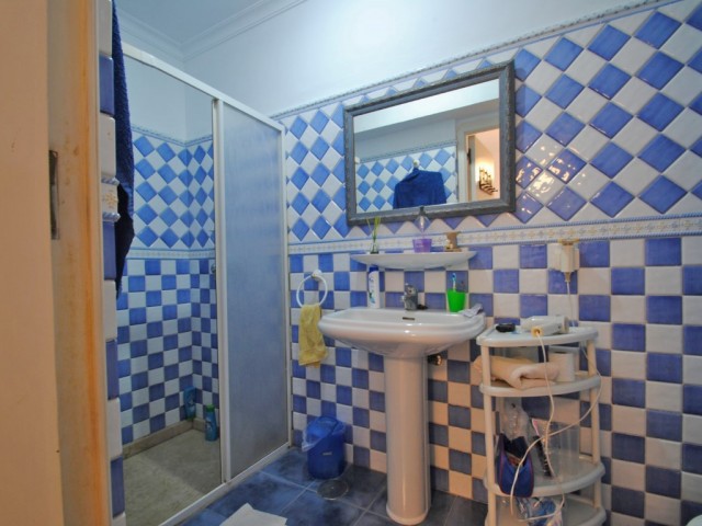 10 Soveroms Villa i Elviria