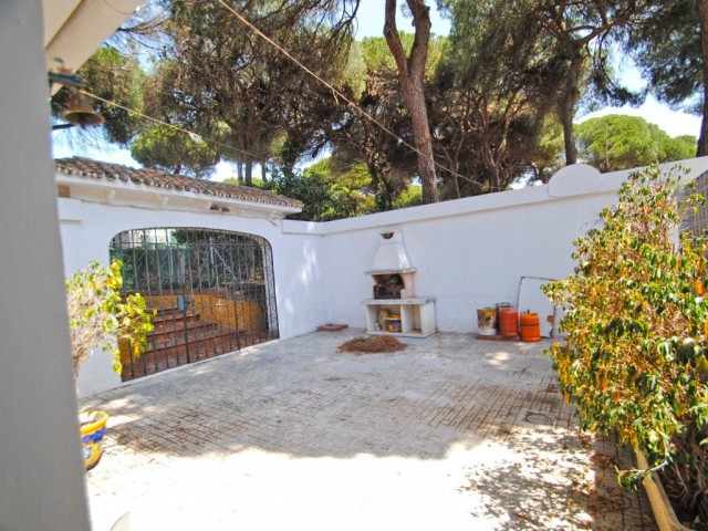 10 Soveroms Villa i Elviria