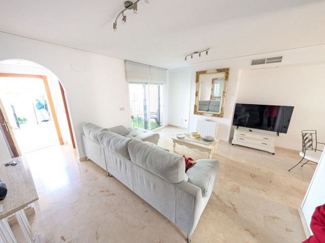 Maison mitoyenne avec 3 Chambres  à Las Chapas