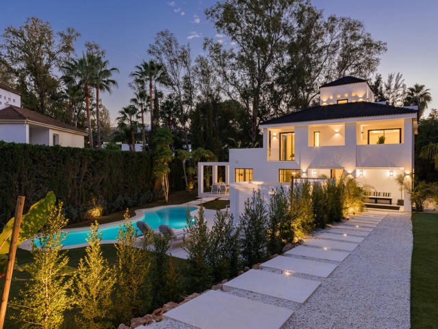 5 Slaapkamer Villa in Nueva Andalucía