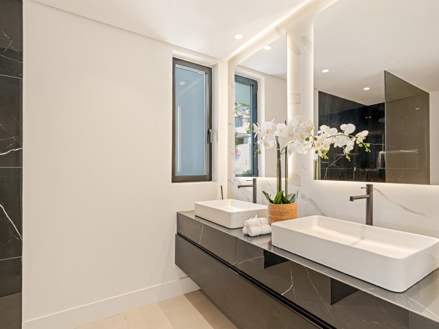 5 Slaapkamer Villa in Nueva Andalucía