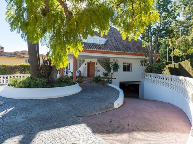 Villa con 4 Dormitorios  en Bel Air