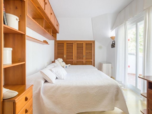 Villa con 4 Dormitorios  en Bel Air