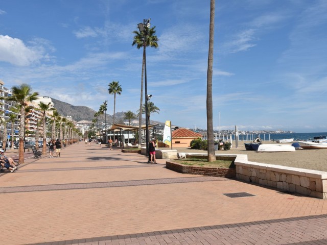 Apartamento con 2 Dormitorios  en Fuengirola