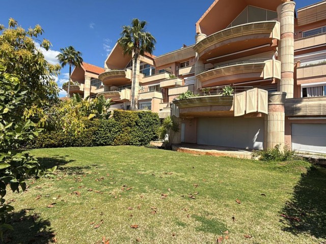 4 Slaapkamer Appartement in Nueva Andalucía