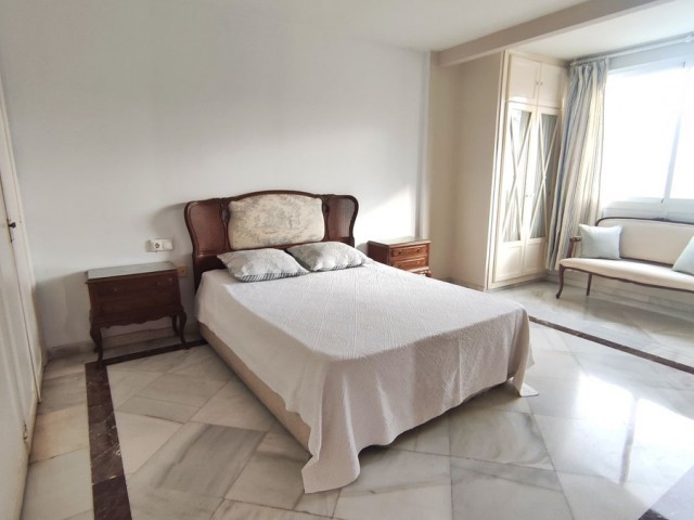 4 Bedrooms Apartment in Marbella