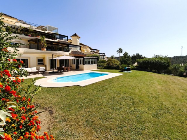 Huoneisto San Roque Club - R5193958