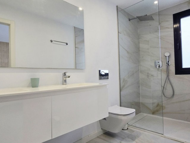 3 Slaapkamer Rijtjeshuis in Nueva Andalucía