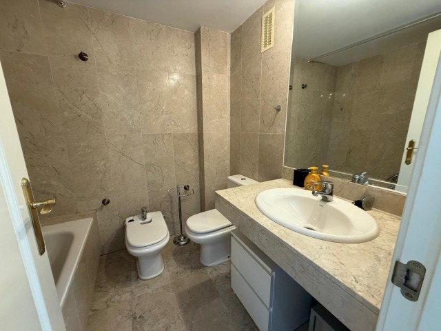 2 Bedrooms Apartment in Nueva Andalucía