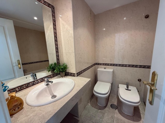 2 Bedrooms Apartment in Nueva Andalucía