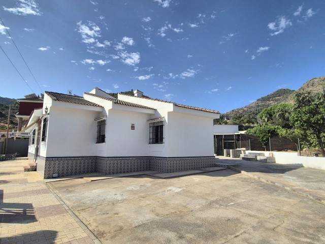 Villa avec 5 Chambres  à Alhaurín de la Torre