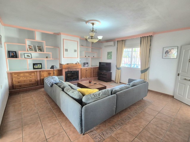 5 Bedrooms Villa in Alhaurín de la Torre