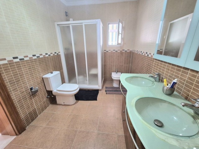 5 Bedrooms Villa in Alhaurín de la Torre