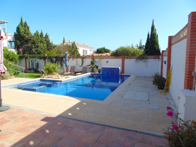 Villa avec 5 Chambres  à Benalmadena