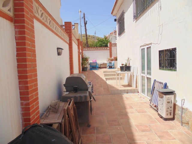 5 Bedrooms Villa in Benalmadena