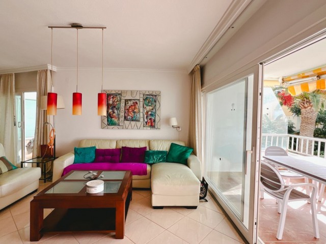 Apartamento con 2 Dormitorios  en La Cala de Mijas