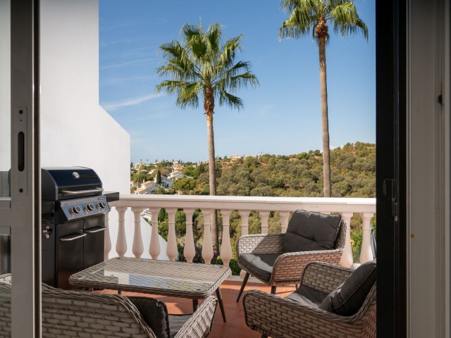 Maison mitoyenne avec 4 Chambres  à Calahonda