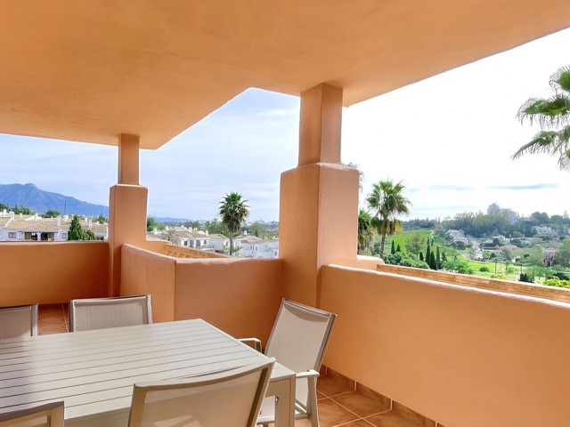 3 Bedrooms Apartment in Benahavís