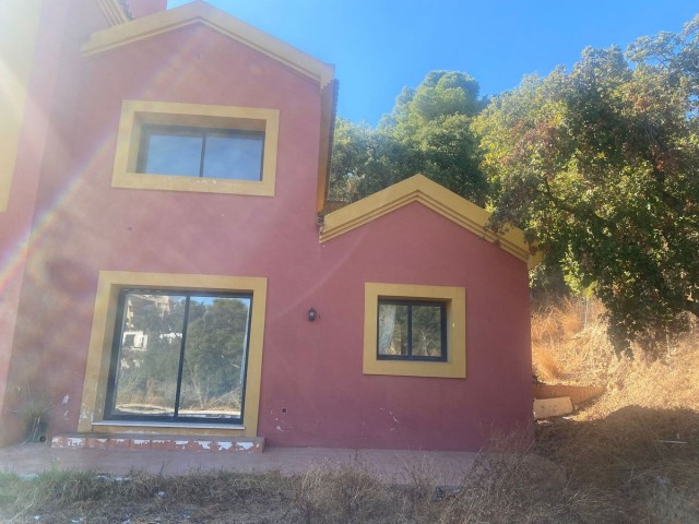 6 Sovrums Villa i Elviria