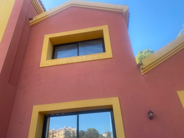 6 Sovrums Villa i Elviria