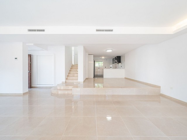 3 Schlafzimmer Reihenhaus in Nueva Andalucía