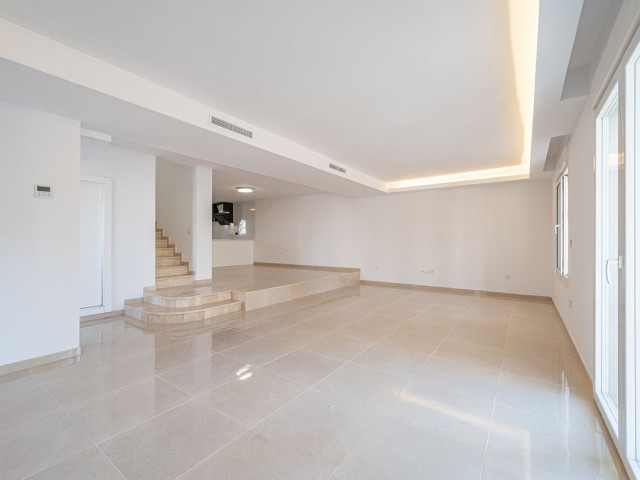 3 Bedrooms Townhouse in Nueva Andalucía