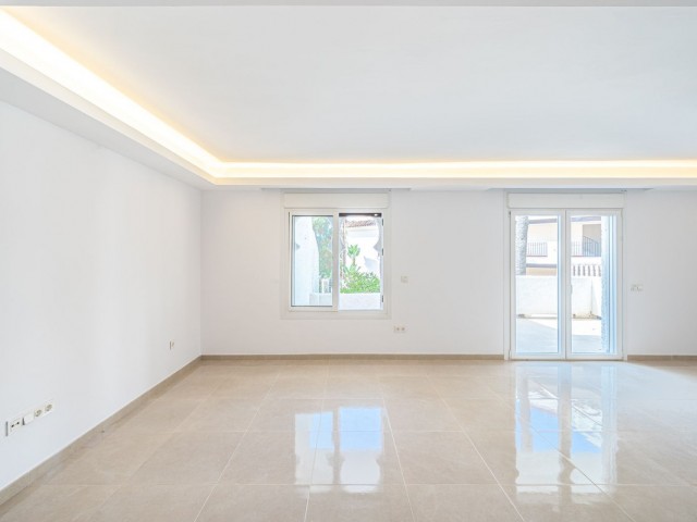 3 Slaapkamer Rijtjeshuis in Nueva Andalucía