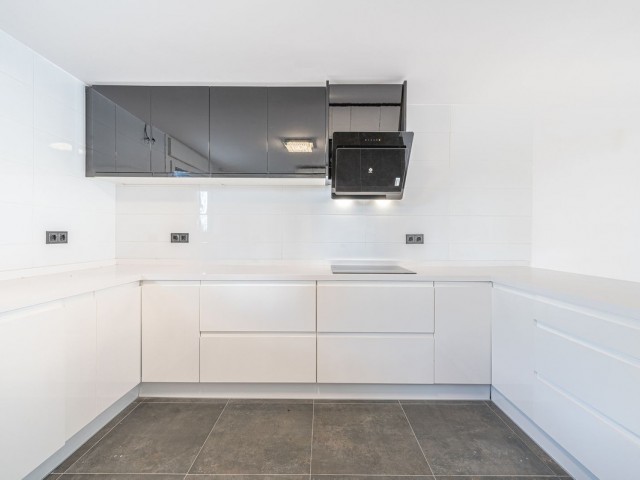 3 Slaapkamer Rijtjeshuis in Nueva Andalucía