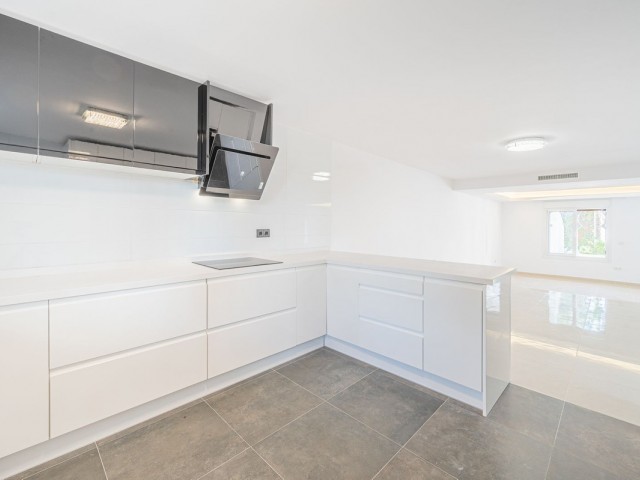 3 Slaapkamer Rijtjeshuis in Nueva Andalucía