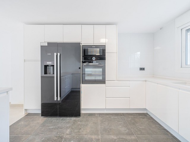 3 Slaapkamer Rijtjeshuis in Nueva Andalucía