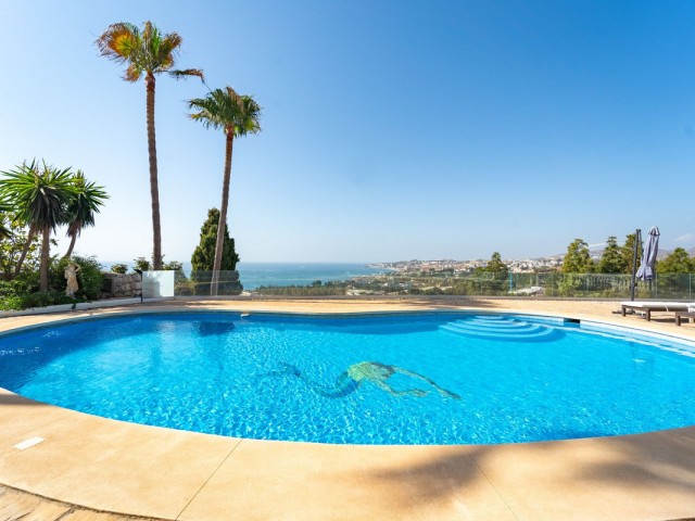 5 Bedrooms Villa in Mijas Costa