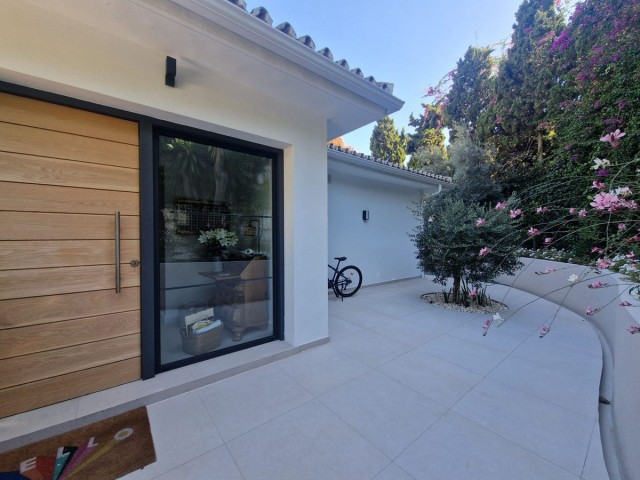5 Bedrooms Villa in Los Monteros