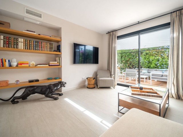 5 Bedrooms Villa in Los Monteros