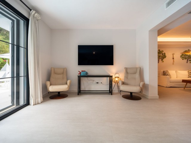 5 Bedrooms Villa in Los Monteros