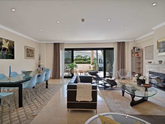 Maison mitoyenne Atalaya - R5192197