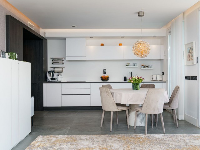 3 Bedrooms Apartment in Benahavís