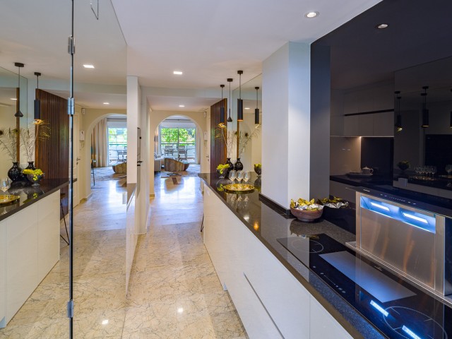 2 Bedrooms Apartment in The Golden Mile