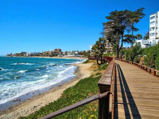 4 Schlafzimmer Reihenhaus in La Cala de Mijas
