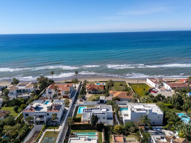 5 Bedrooms Villa in Marbesa