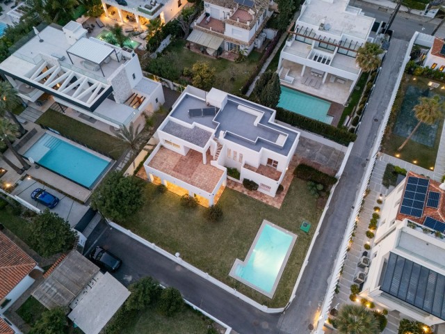 5 Bedrooms Villa in Marbesa