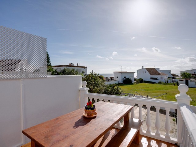 Maison mitoyenne avec 4 Chambres  à Estepona