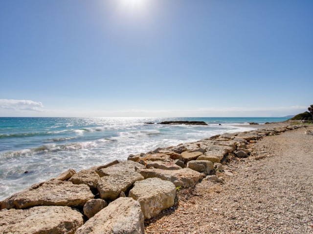 Maison mitoyenne avec 4 Chambres  à Estepona