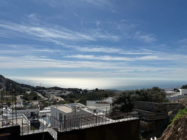 4 Bedrooms Villa in Mijas