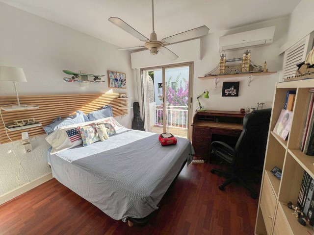 Adosado con 3 Dormitorios  en Nagüeles