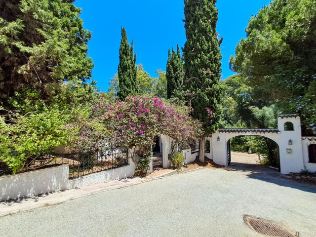 7 Bedrooms Villa in Calahonda
