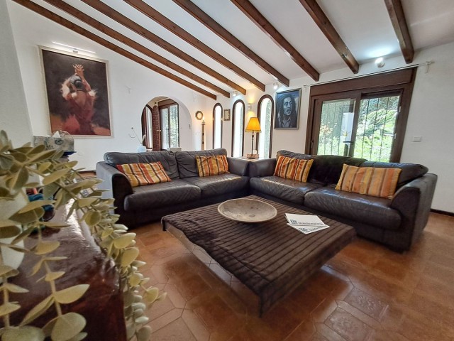 7 Bedrooms Villa in Calahonda