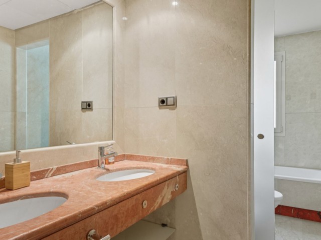 Apartamento con 3 Dormitorios  en Sierra Blanca