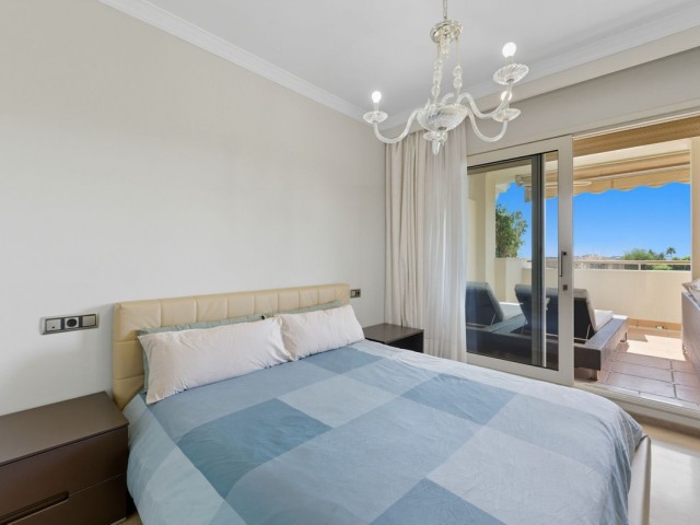 Apartamento con 3 Dormitorios  en Sierra Blanca