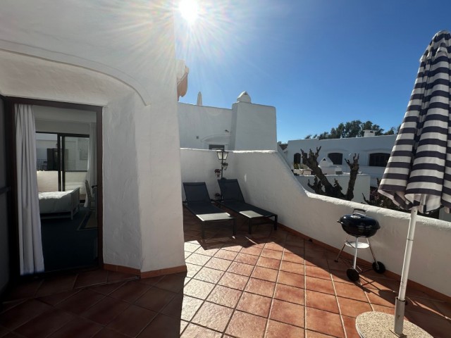 2 Bedrooms Townhouse in Estepona